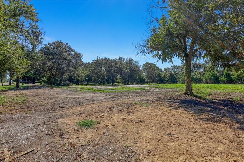 802 Bolivar Avenue, Anahuac, Texas image 7