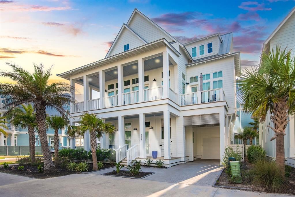 201 Lakeshore Street