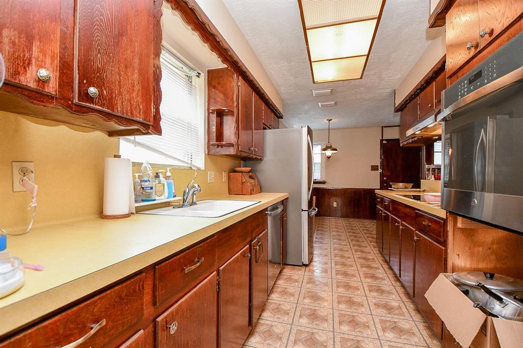 11702 N Petersham Drive, Houston, Texas image 12