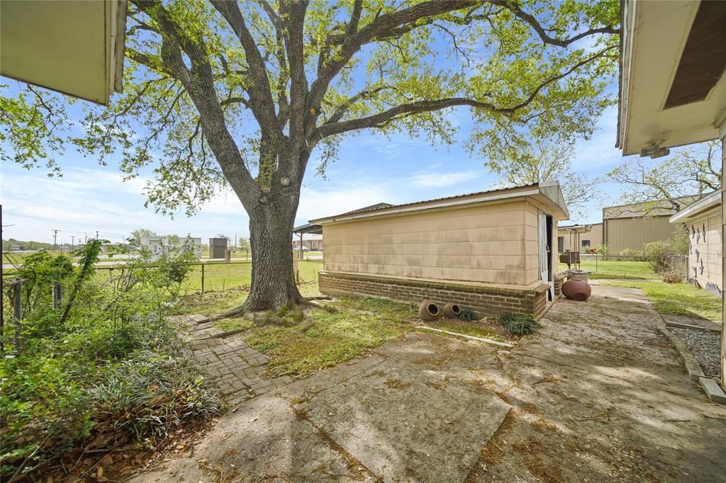 1605 E Main Street, Eagle Lake, Texas image 23