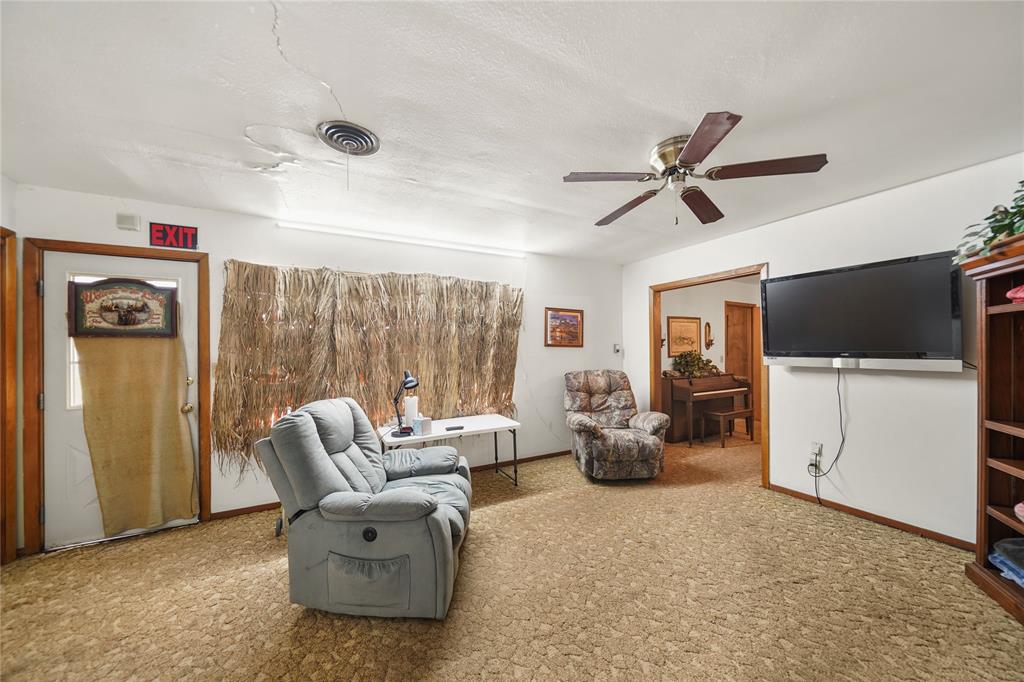 1605 E Main Street, Eagle Lake, Texas image 7