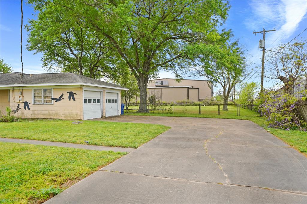 1605 E Main Street, Eagle Lake, Texas image 4