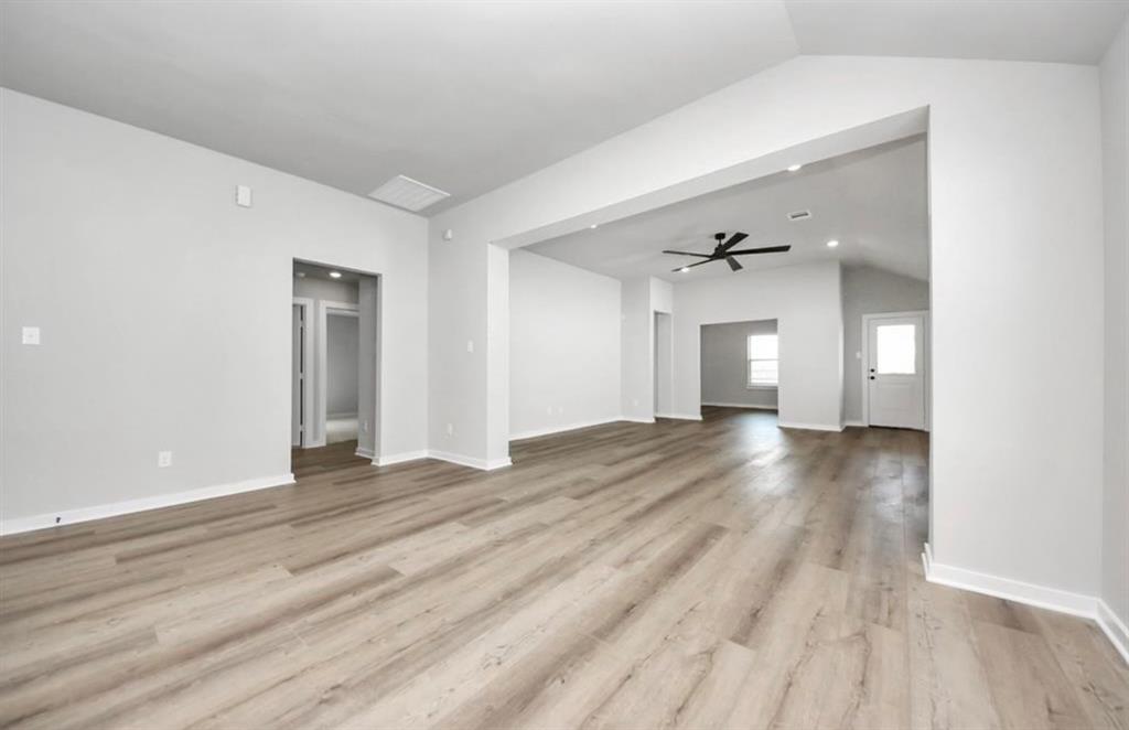 502 Magnetic Hill Drive, Crosby, Texas image 4