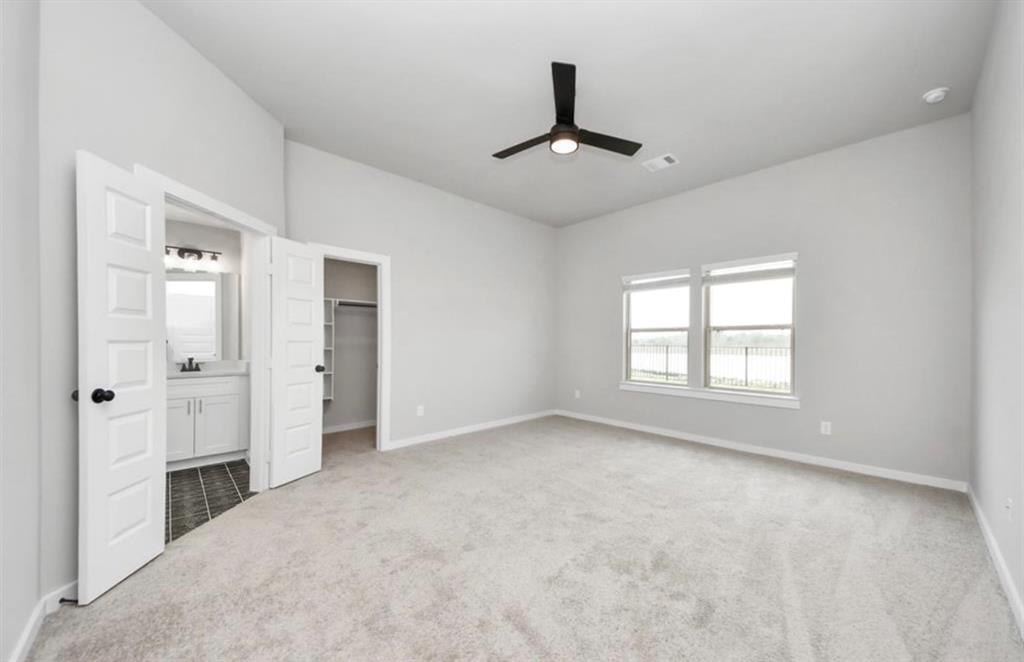502 Magnetic Hill Drive, Crosby, Texas image 11