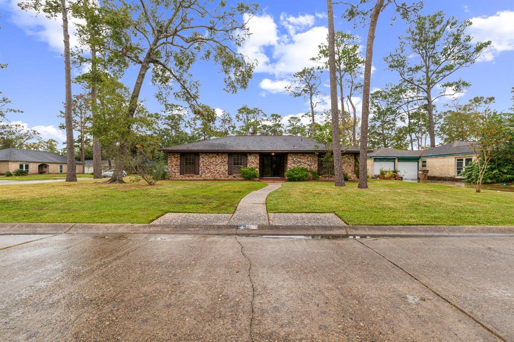 3013 Woodland Drive, Dickinson, Texas image 1