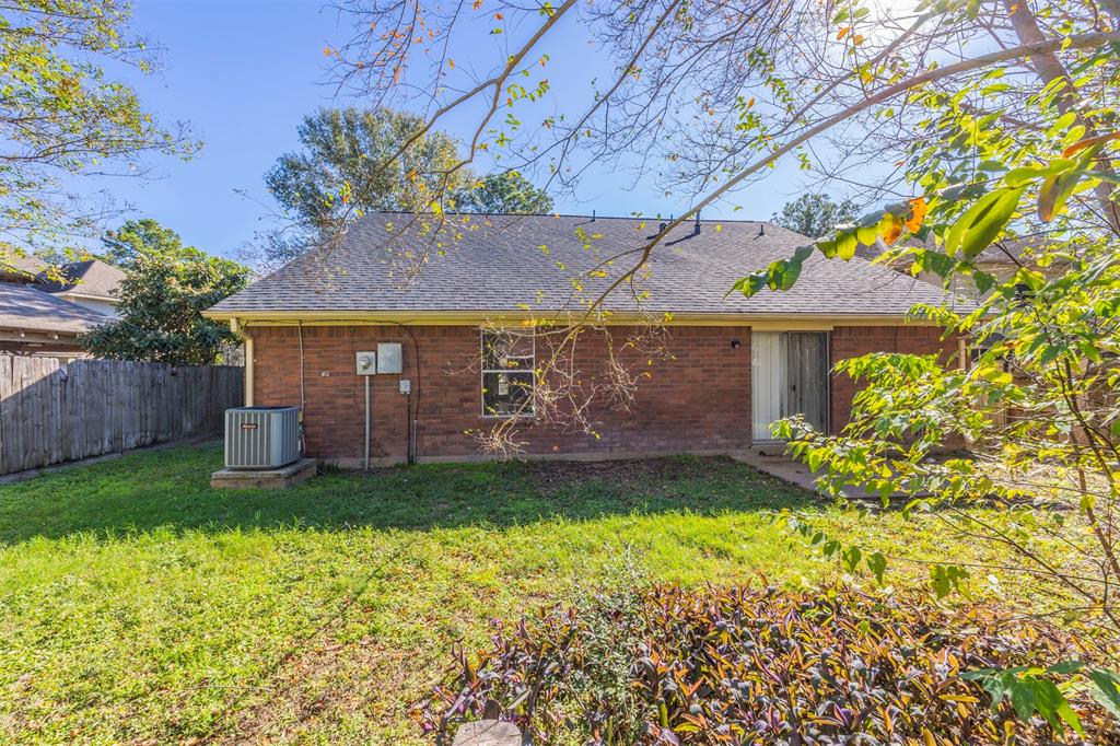 9402 Calwood Circle, Spring, Texas image 25