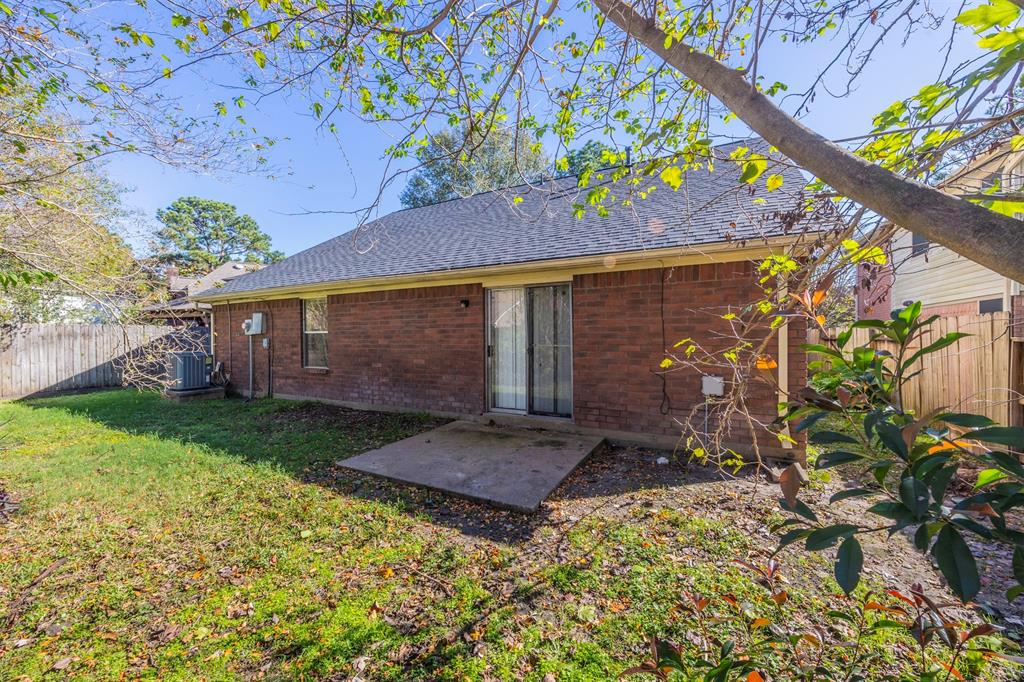 9402 Calwood Circle, Spring, Texas image 22