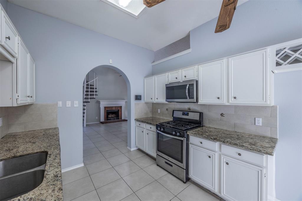 9402 Calwood Circle, Spring, Texas image 3