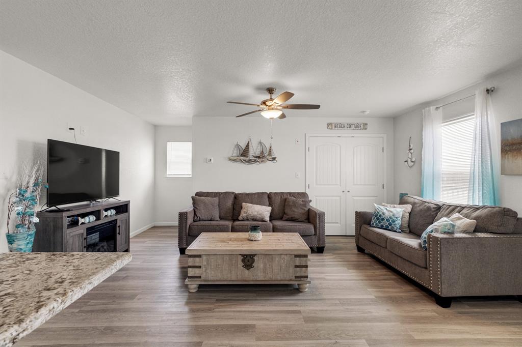 2183 Beachcomber Drive, Kemah, Texas image 6