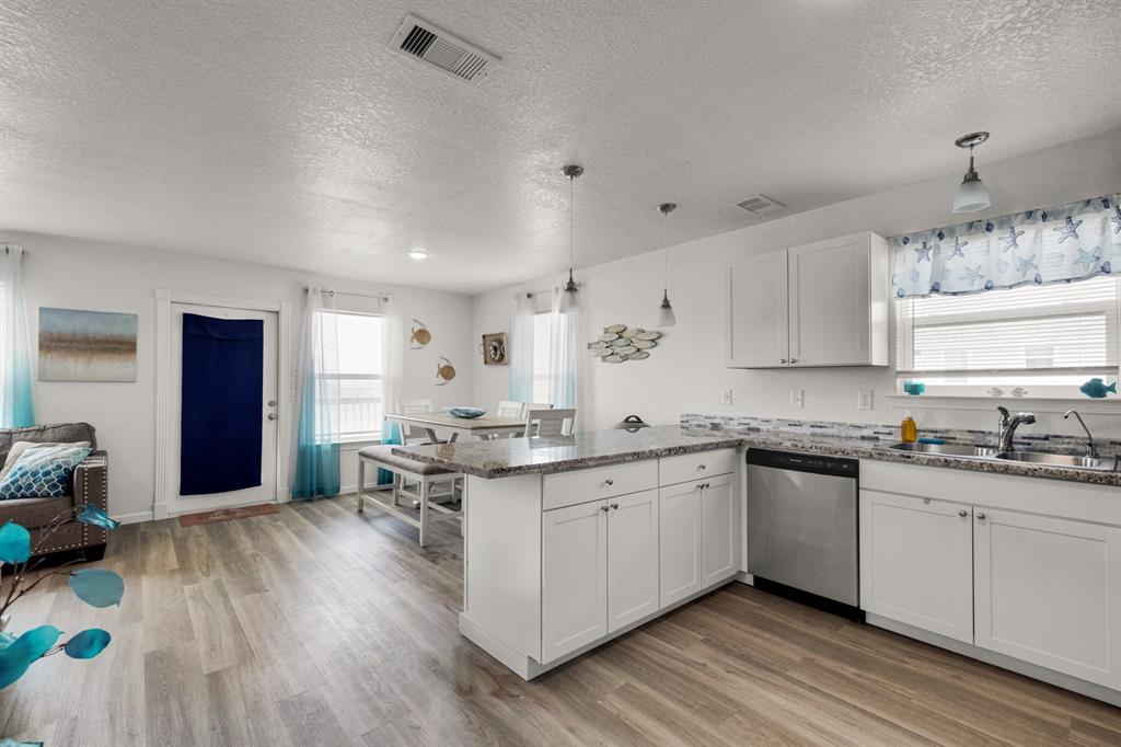 2183 Beachcomber Drive, Kemah, Texas image 9
