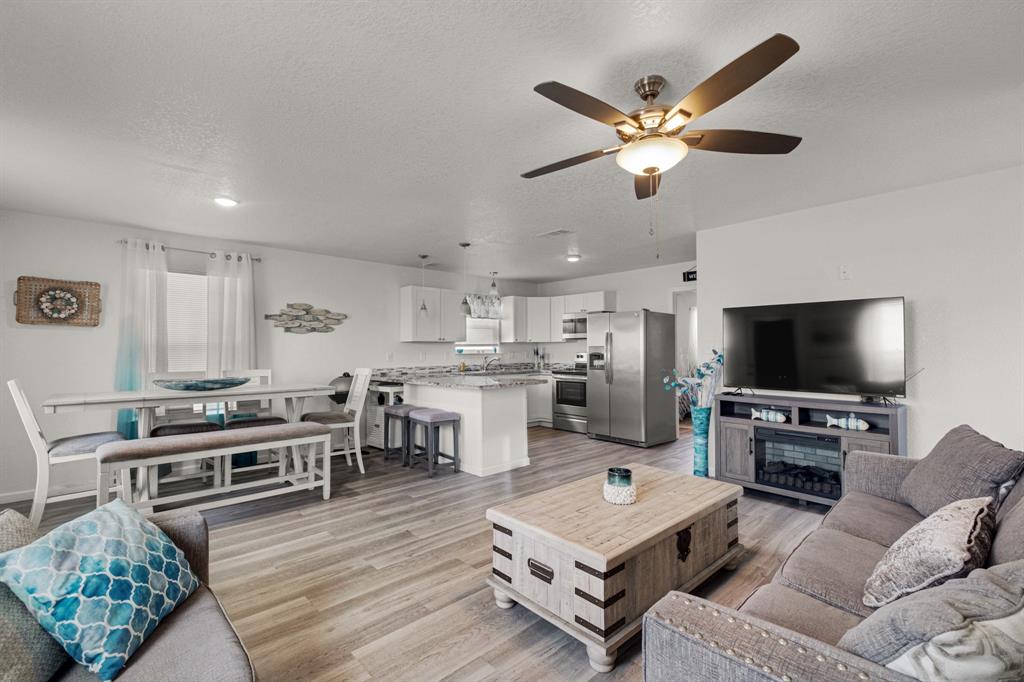 2183 Beachcomber Drive, Kemah, Texas image 4
