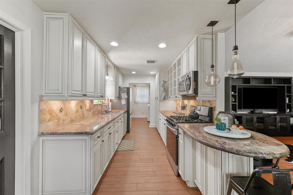 1108 Myrtlewood Drive, Friendswood, Texas image 12