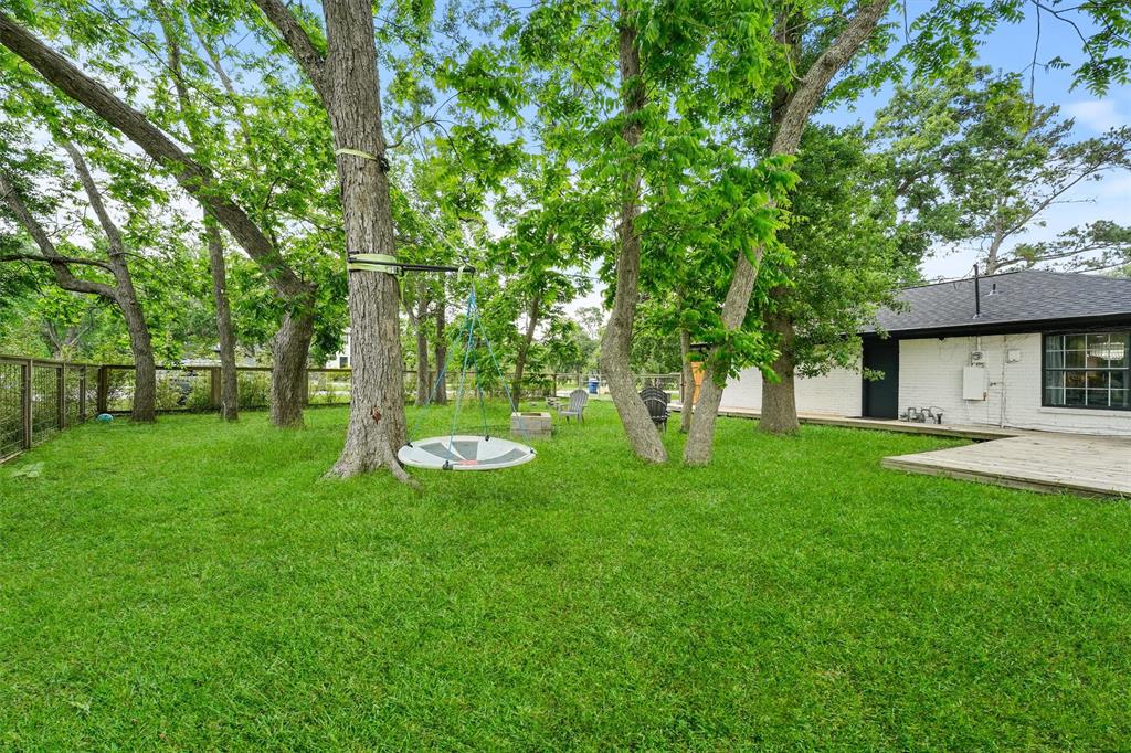 1108 Myrtlewood Drive, Friendswood, Texas image 25