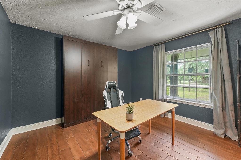 1108 Myrtlewood Drive, Friendswood, Texas image 7