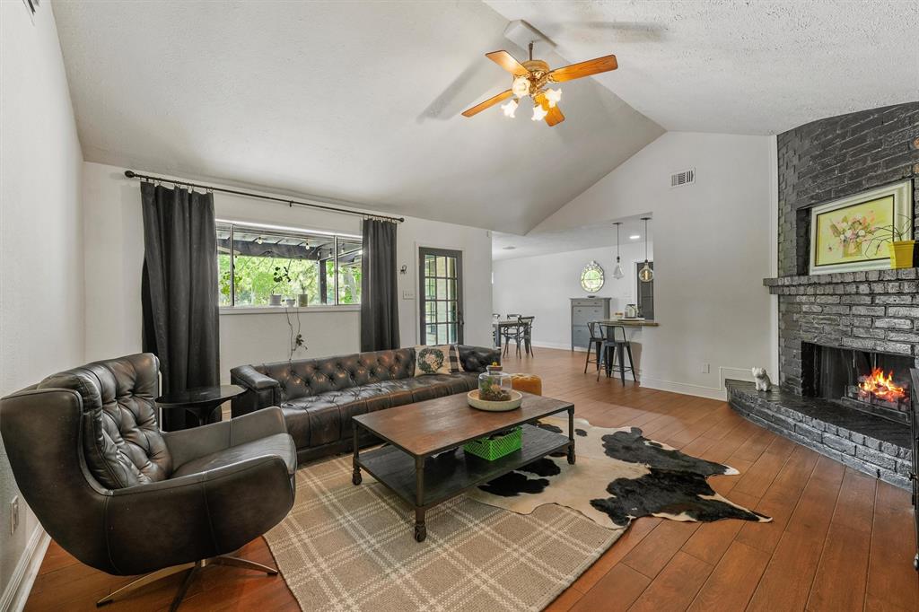 1108 Myrtlewood Drive, Friendswood, Texas image 8