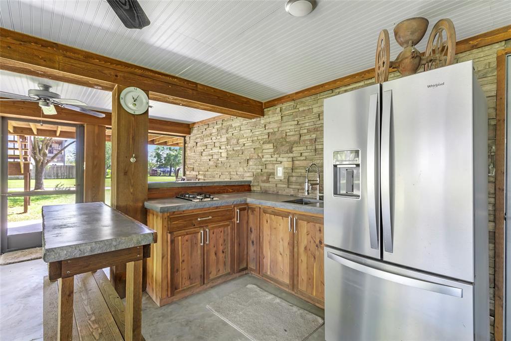 603 Shady Glen Drive, Anahuac, Texas image 30
