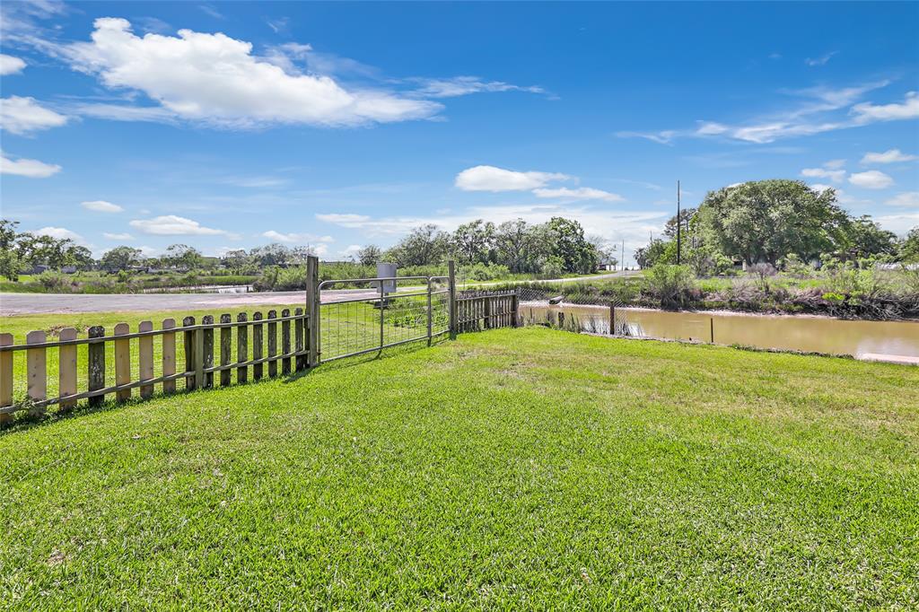 603 Shady Glen Drive, Anahuac, Texas image 44