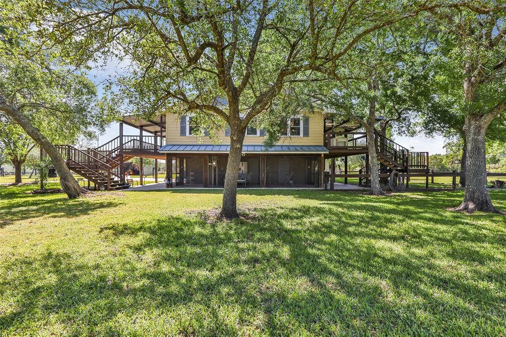 603 Shady Glen Drive, Anahuac, Texas image 3