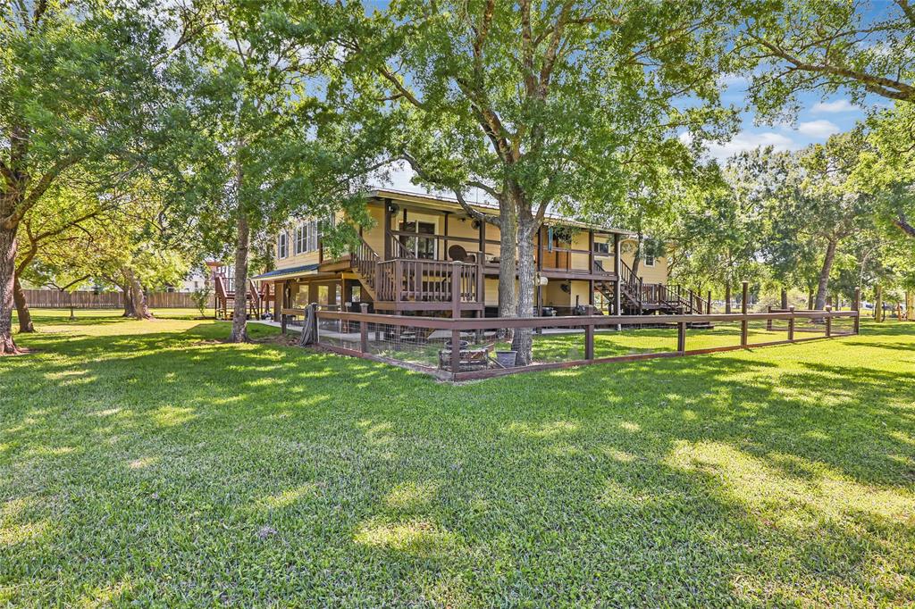 603 Shady Glen Drive, Anahuac, Texas image 1