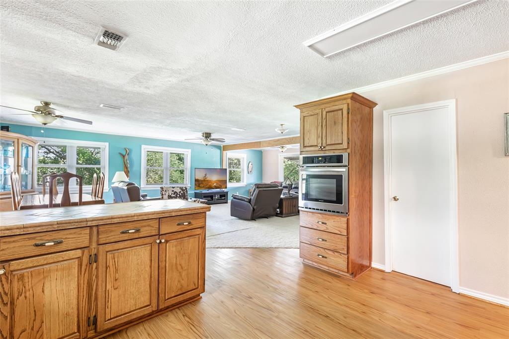 603 Shady Glen Drive, Anahuac, Texas image 12