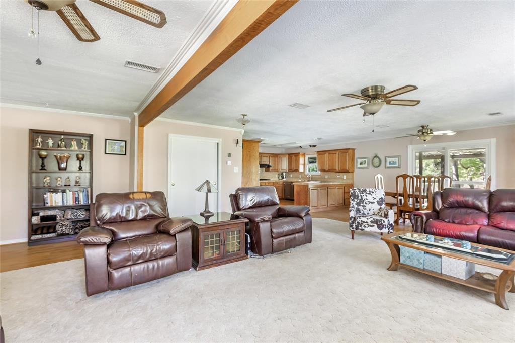 603 Shady Glen Drive, Anahuac, Texas image 10