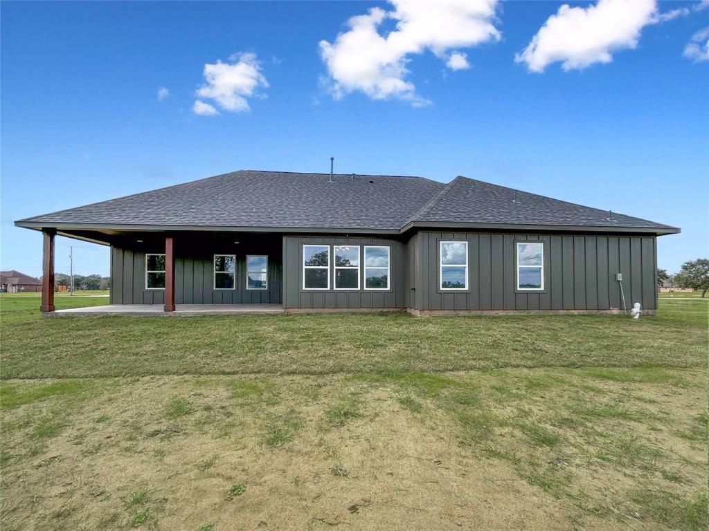1068 Quarter Horse Trail, Angleton, Texas image 24