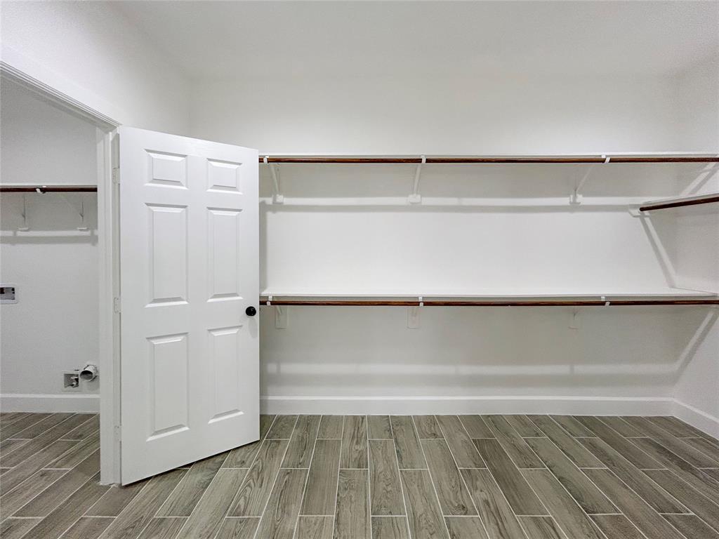 1068 Quarter Horse Trail, Angleton, Texas image 17