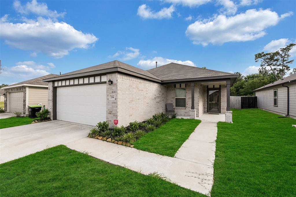 254 Cumberland Forest Drive, Magnolia, Texas image 1