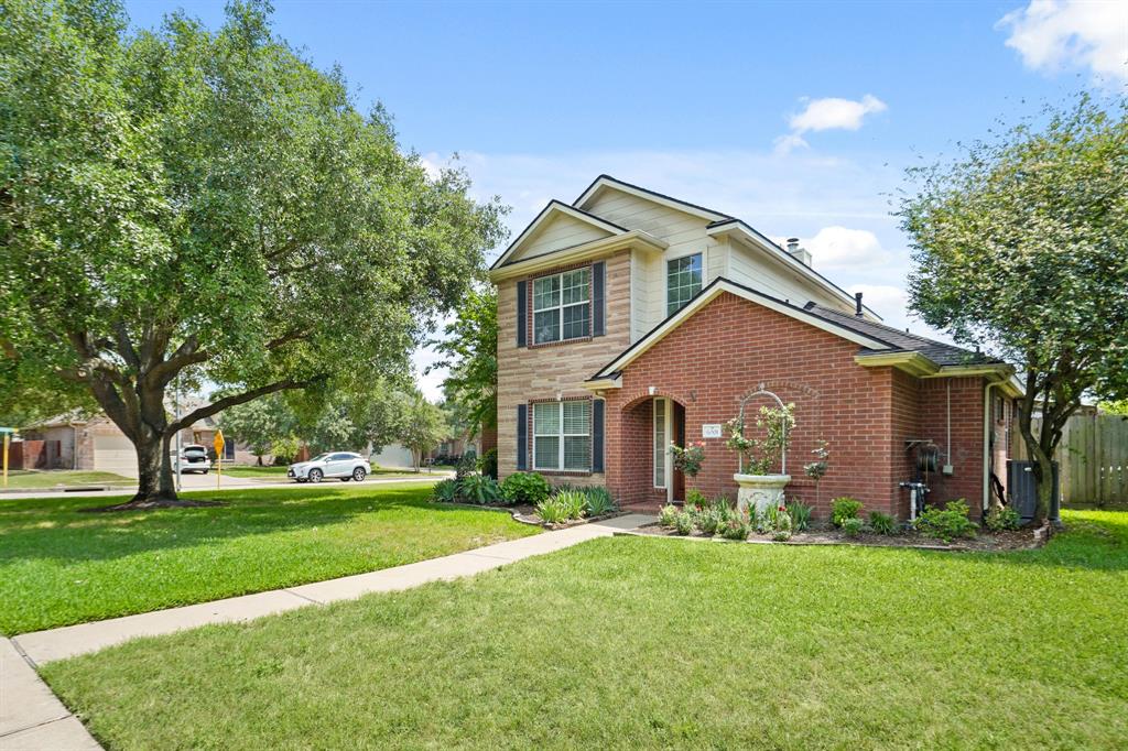 6001 S Fawnlake Drive, Katy, Texas image 2