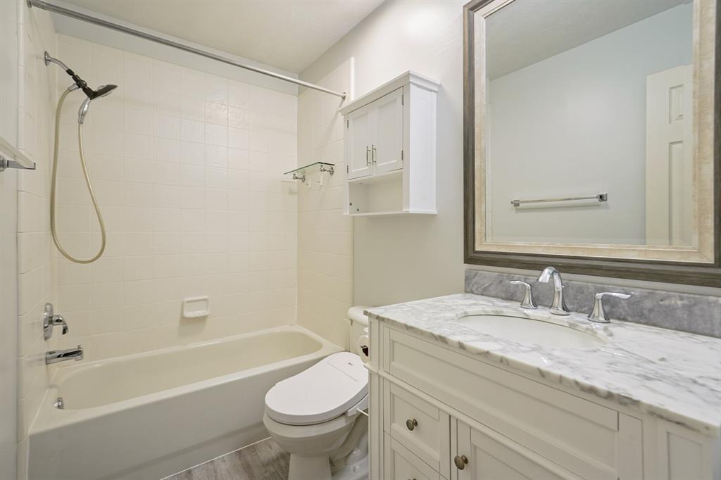 6001 S Fawnlake Drive, Katy, Texas image 20