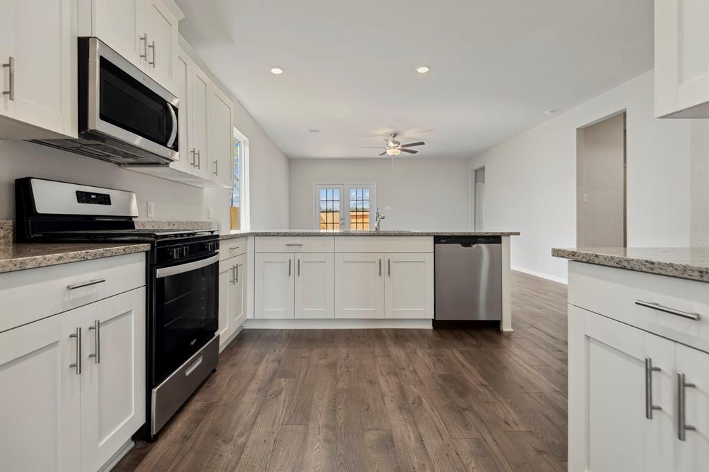 15854 Berry Hill Drive, Conroe, Texas image 3