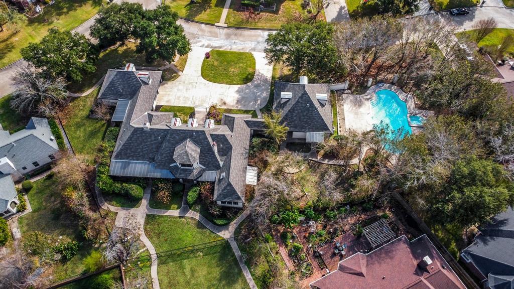 242 Dawns Edge Drive