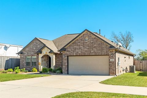 A home in Angleton