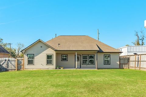 A home in Angleton