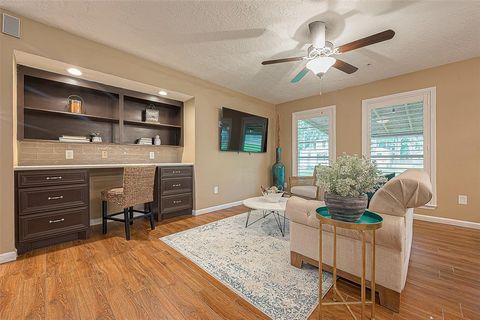 Single Family Residence in Dickinson TX 12425 Pine Oak Drive 6.jpg