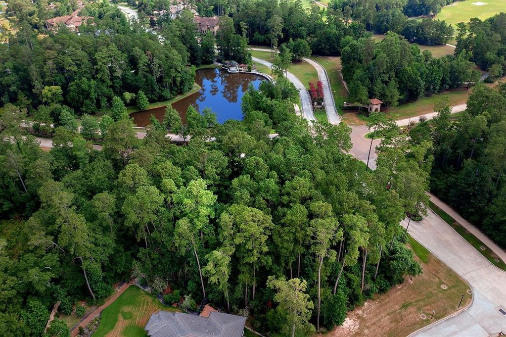 67 N Glenwild Circle, Spring, Texas image 2