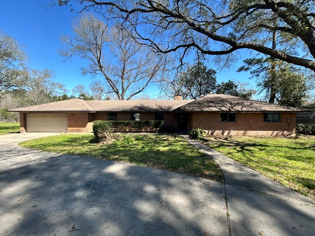 11332 Highcrest Drive, Conroe, Texas image 1