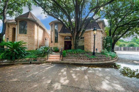 55 Bayou Pointe Drive Houston TX 77063