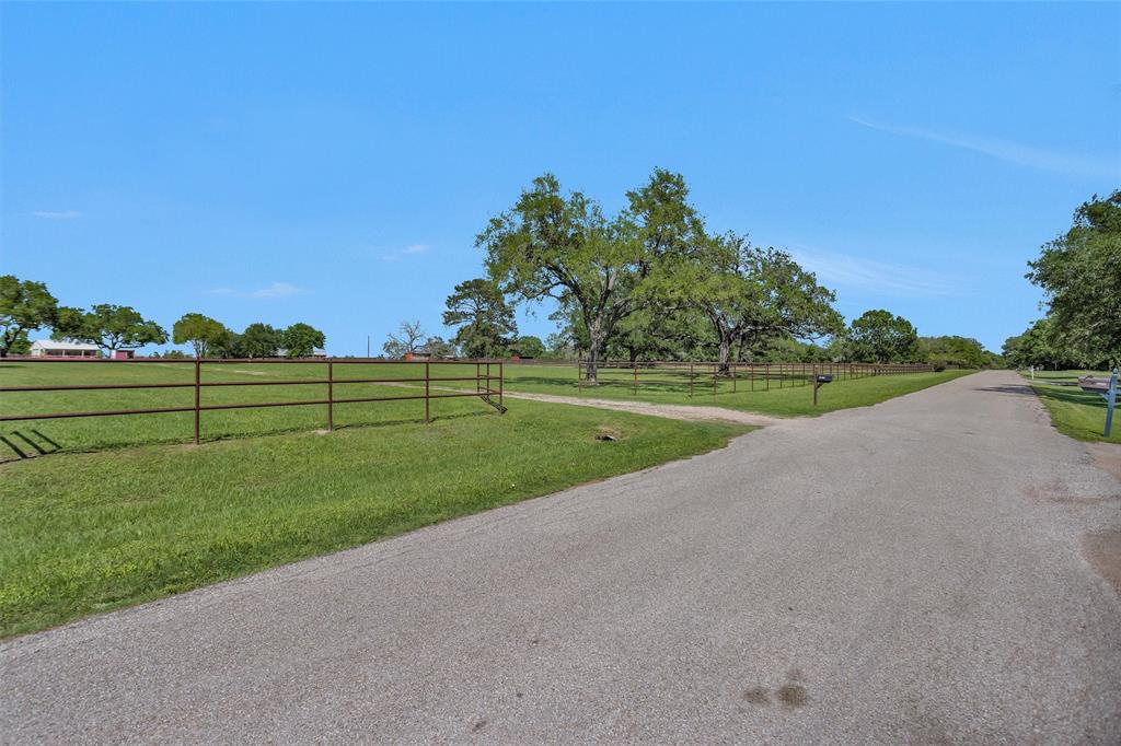 29210 Walker Lane Ln, Fulshear, Texas image 3