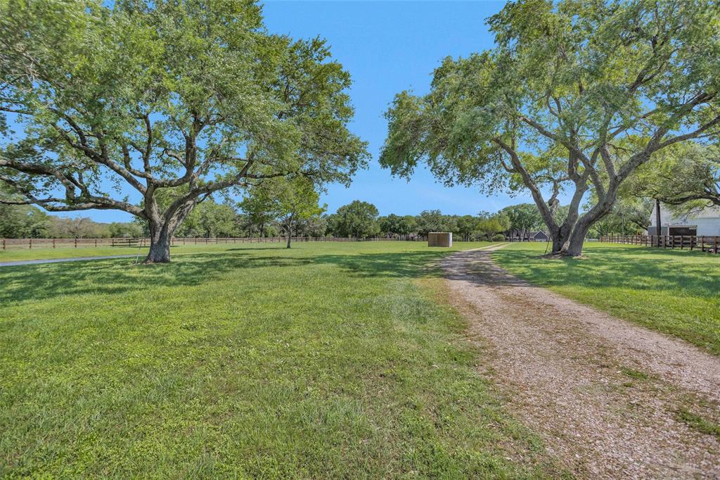 29210 Walker Lane Ln, Fulshear, Texas image 2
