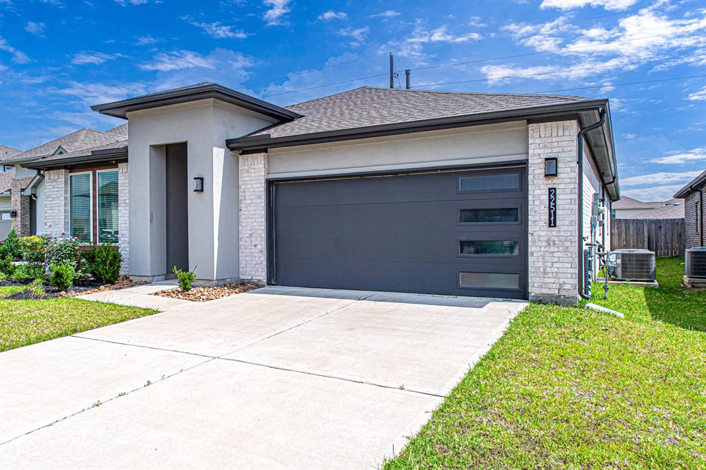 22511 Petrizzi Lane, Katy, Texas image 3