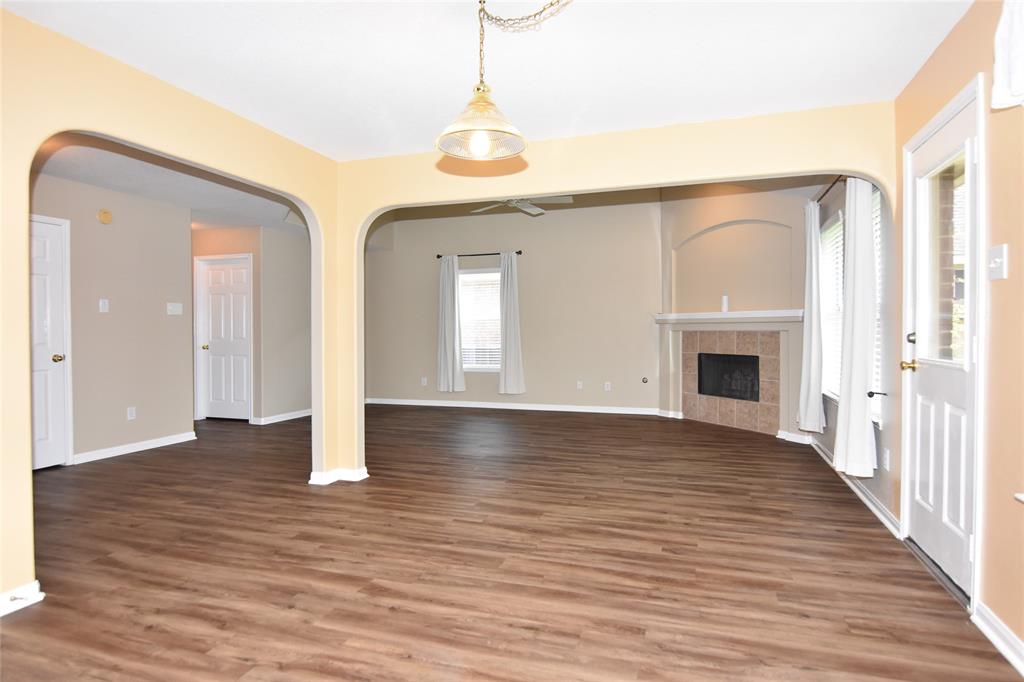 9619 Babbling Spring Court, Tomball, Texas image 12