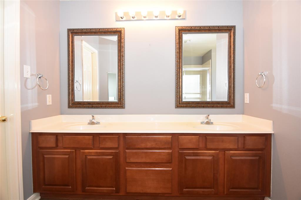 9619 Babbling Spring Court, Tomball, Texas image 17