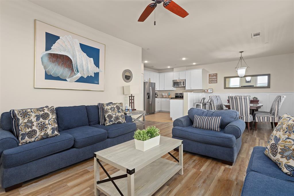 4221 Grassy Pointe Drive #103, Galveston, Texas image 9