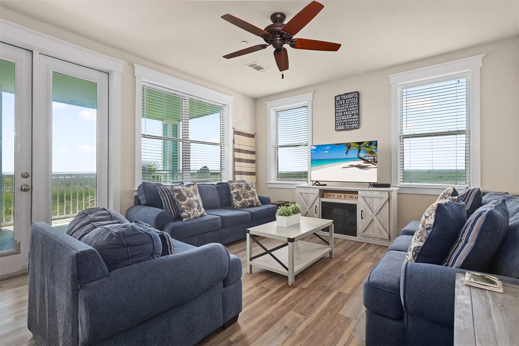 4221 Grassy Pointe Drive #103, Galveston, Texas image 7