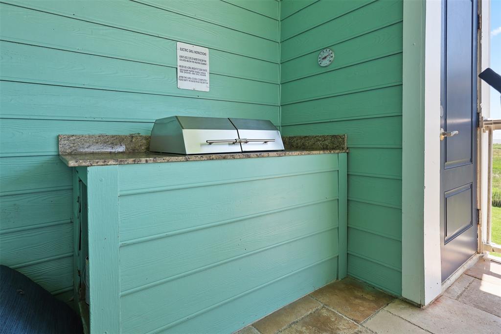 4221 Grassy Pointe Drive #103, Galveston, Texas image 6