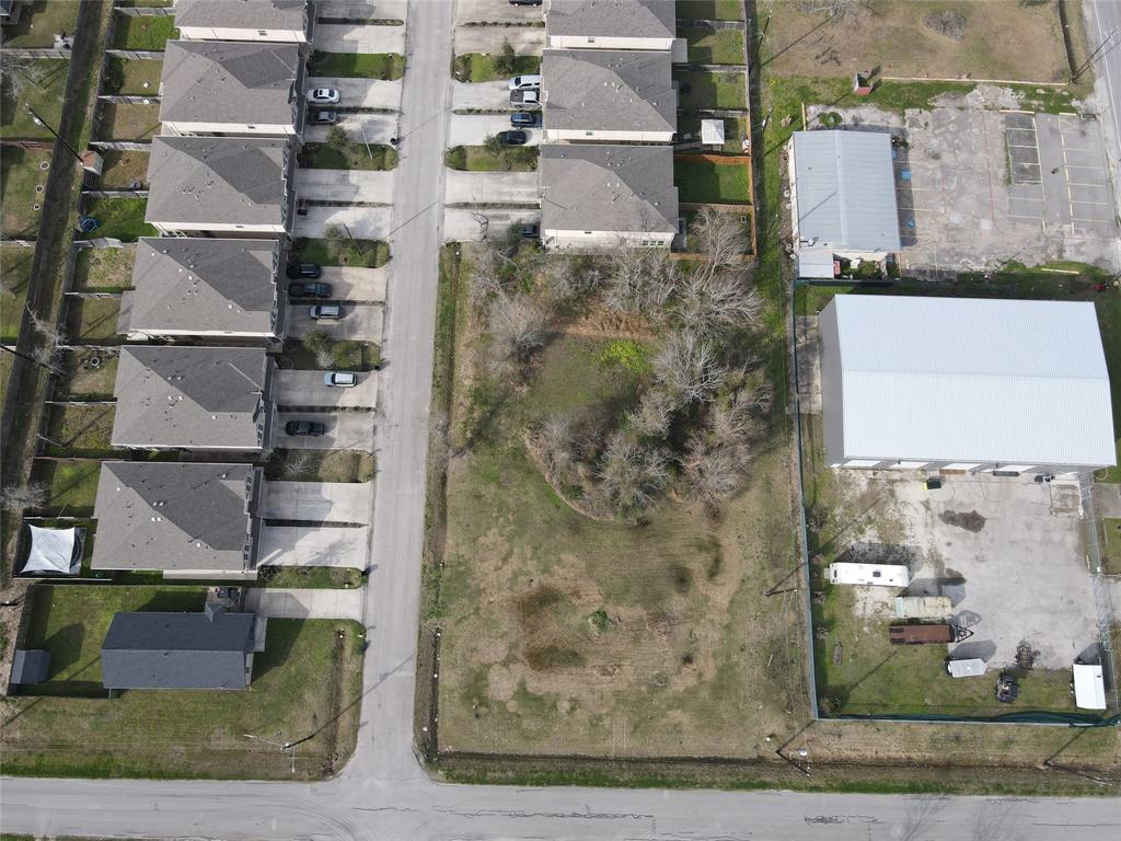 N 1st Street, La Porte, Texas image 5