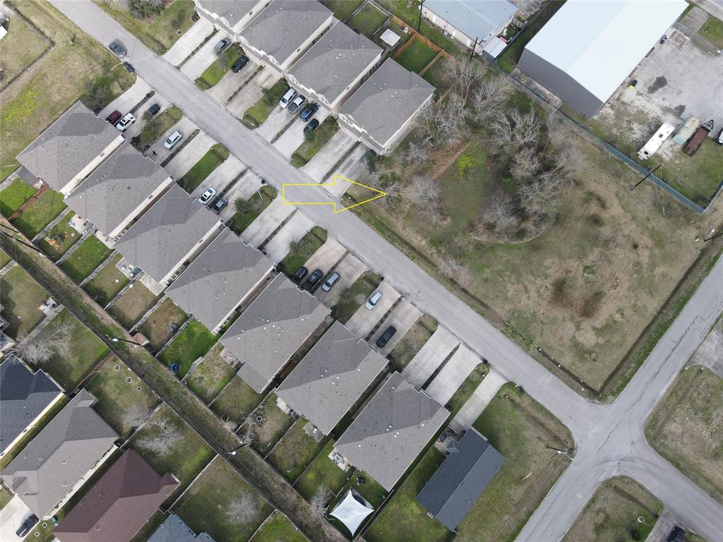N 1st Street, La Porte, Texas image 6