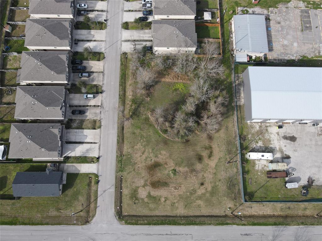 N 1st Street, La Porte, Texas image 4