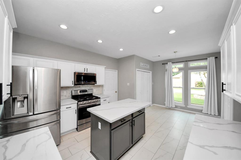 11027 Collingswood Drive, La Porte, Texas image 12